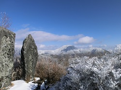 黒檜山から望む地蔵岳